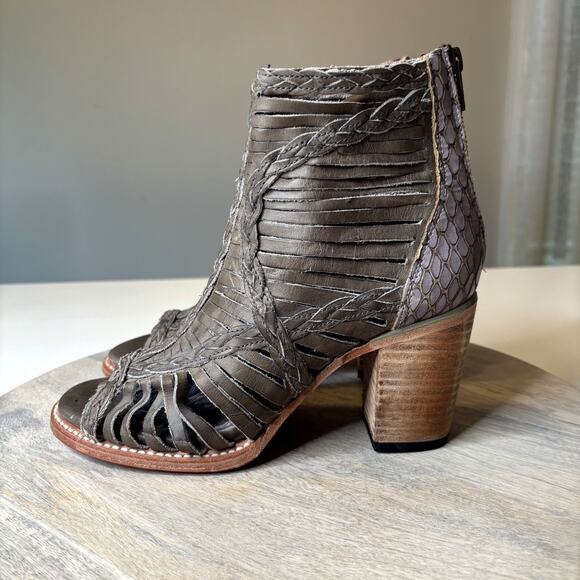 Freebird by Steven Bela Boots Gray Leather Snakeskin Peep Toe Ankle Booties Sz 9 - Picture 2 of 10